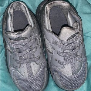 Toddler Nike huraches